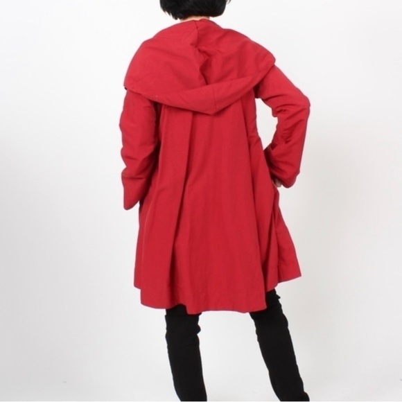 Evening Mist Raincoat in Crimson S - Picture 4 of 16